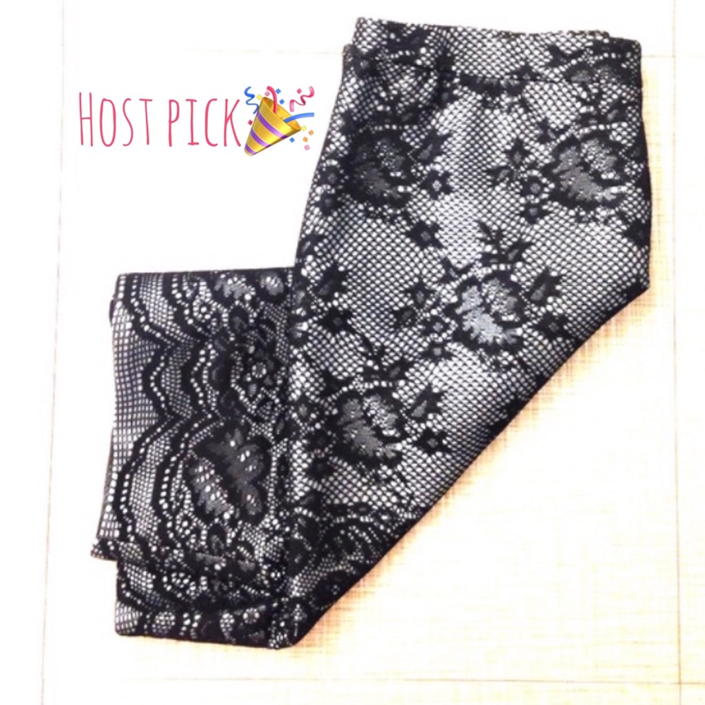 🌟🎉HP skirt with lace overlay🎉🌟